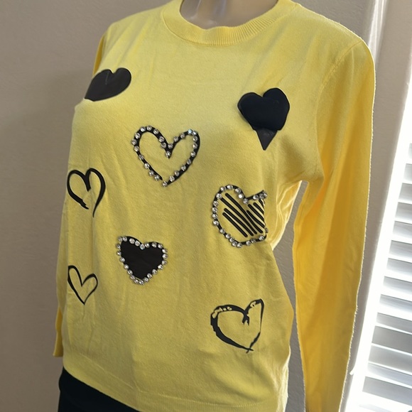 Sweater💛 - Picture 5 of 6